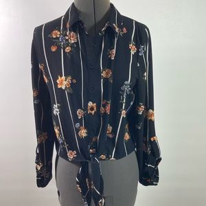 E & M Top Women Size L Black & Floral Cropped Tie Tab Sleeves Button Front
